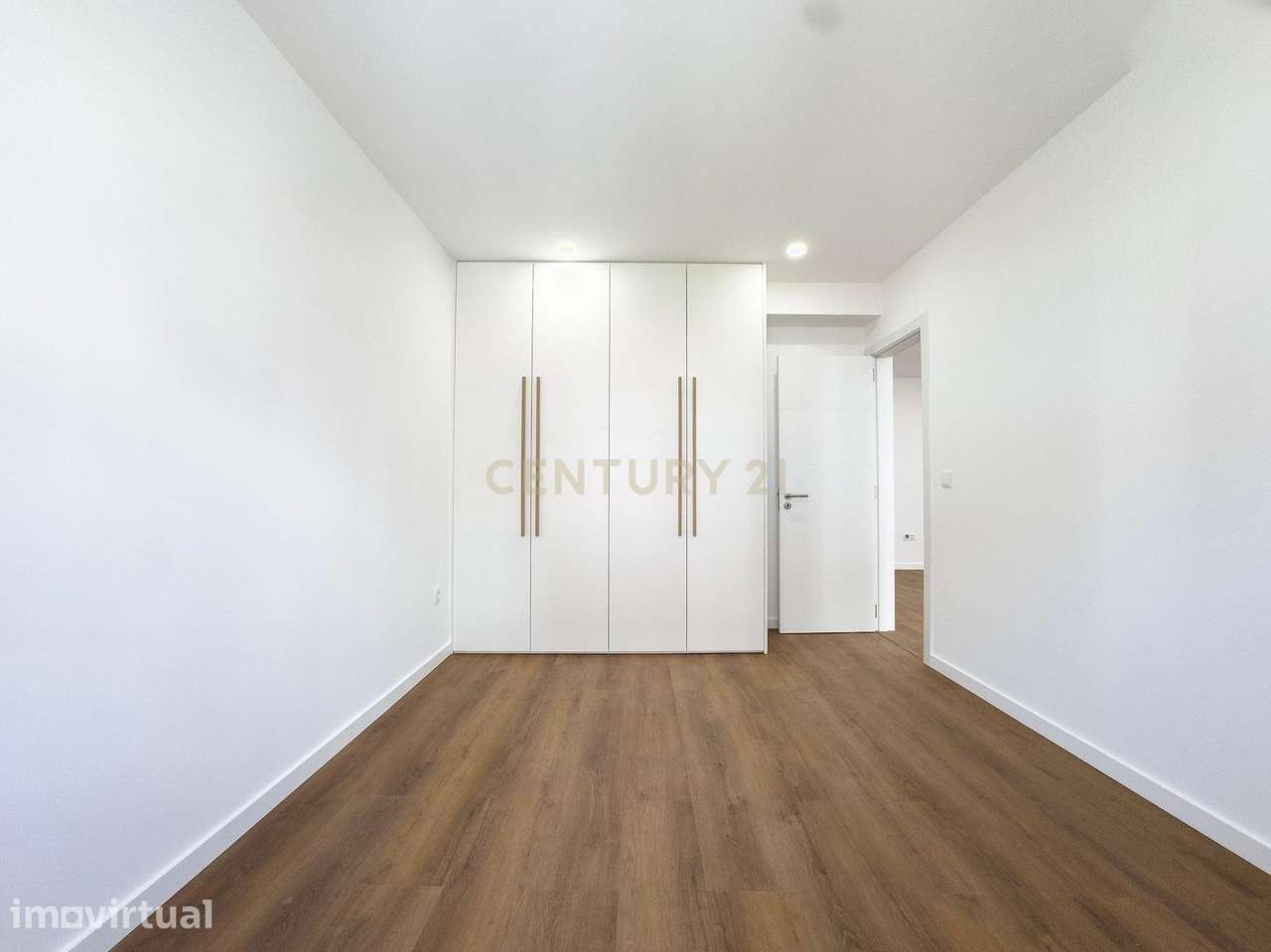 Apartamento duplex com 5 assoalhadas, acabamentos de charme na Cova da - Grande imagem: 5/23