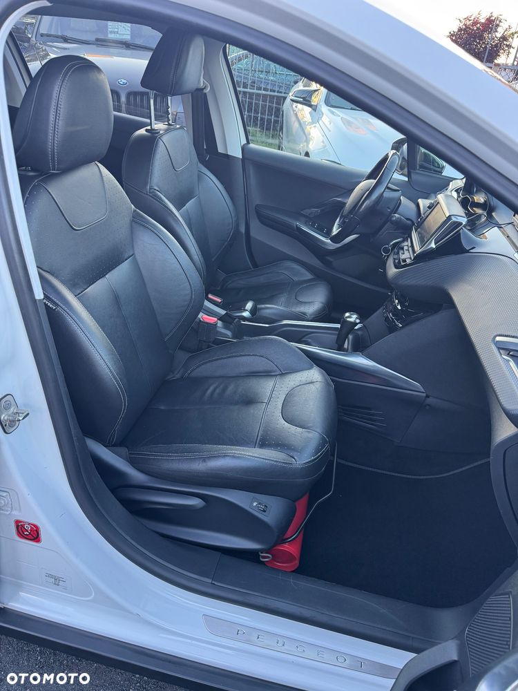 Peugeot 2008 1.6 VTi Allure - 16