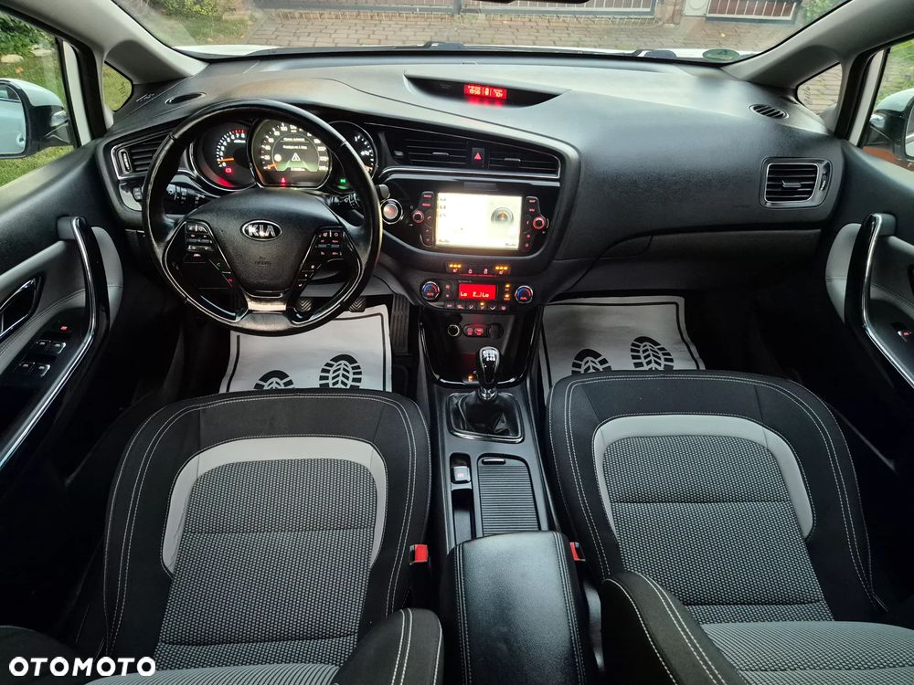 Hyundai i40 i40cw 1.6 Fifa World Cup Edition - 2
