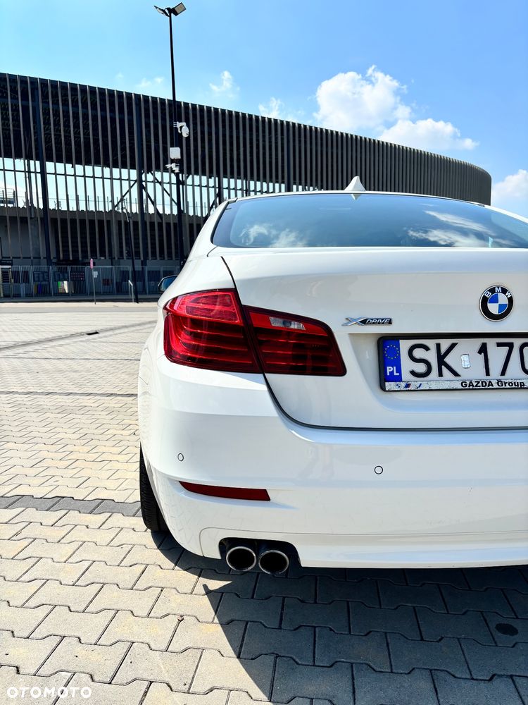 BMW Seria 5 520d xDrive - 15