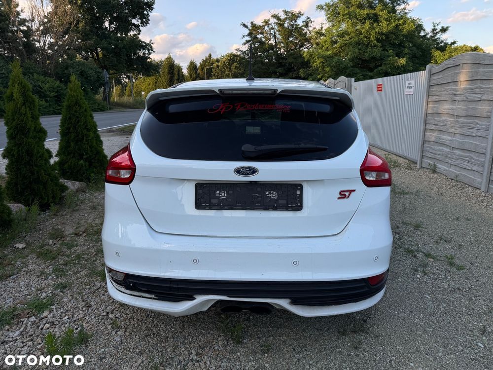 Ford Focus ST2 - 8