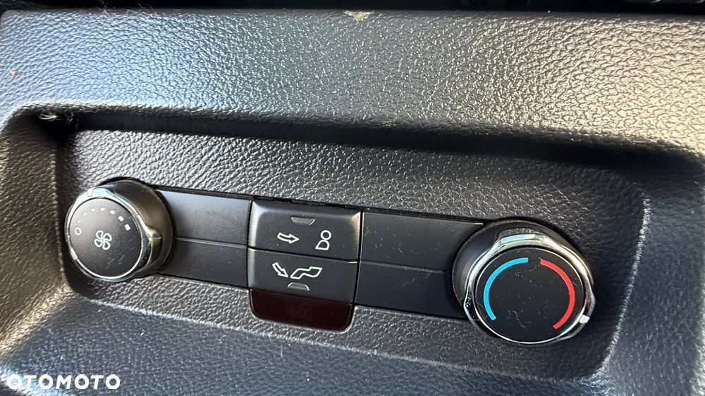 Ford Galaxy 2.0 EcoBlue Twin-Turbo Titanium - 22