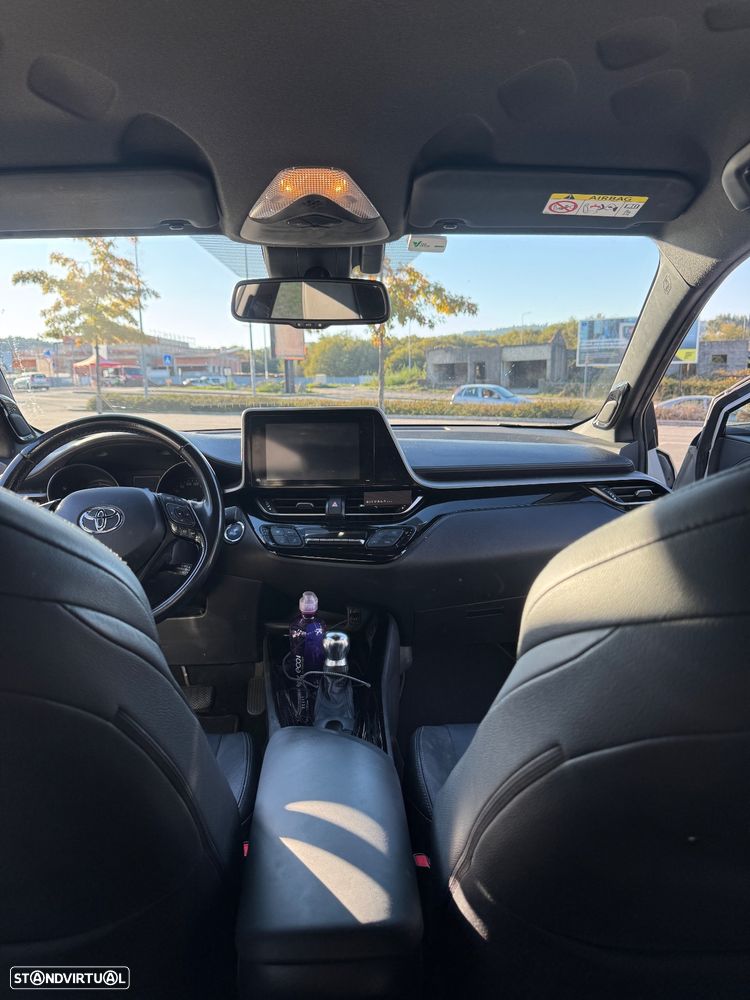 Toyota C-HR 1.8 HSD Exclusive+P.Luxury - 11