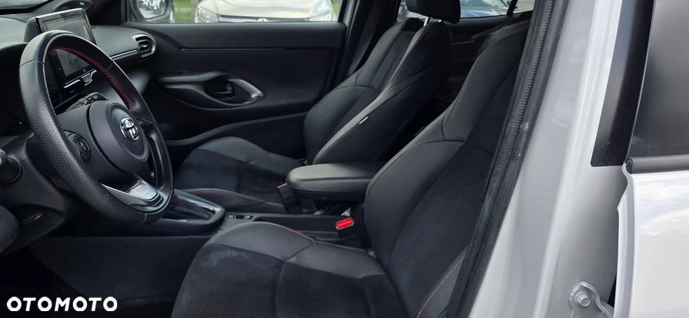 Toyota Yaris Cross - 25