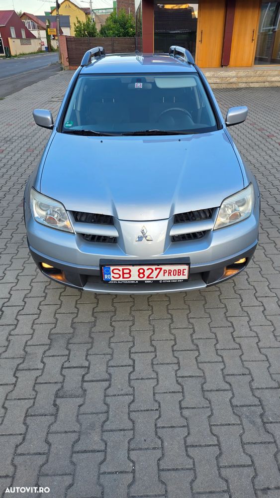Mitsubishi Outlander - 9