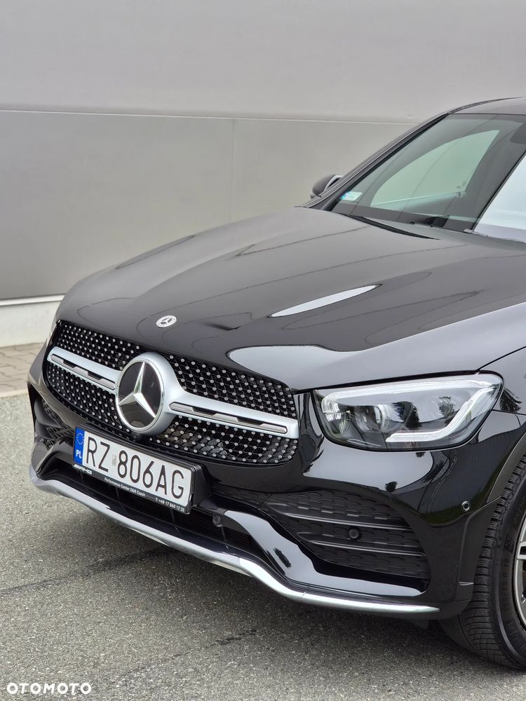 Mercedes-Benz GLC 200 4Matic 9G-TRONIC AMG Line Plus - 26