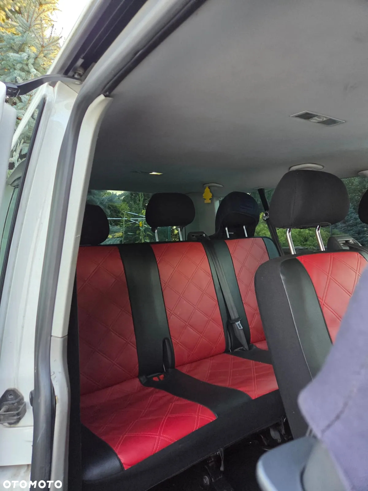 Volkswagen Caravelle - 6