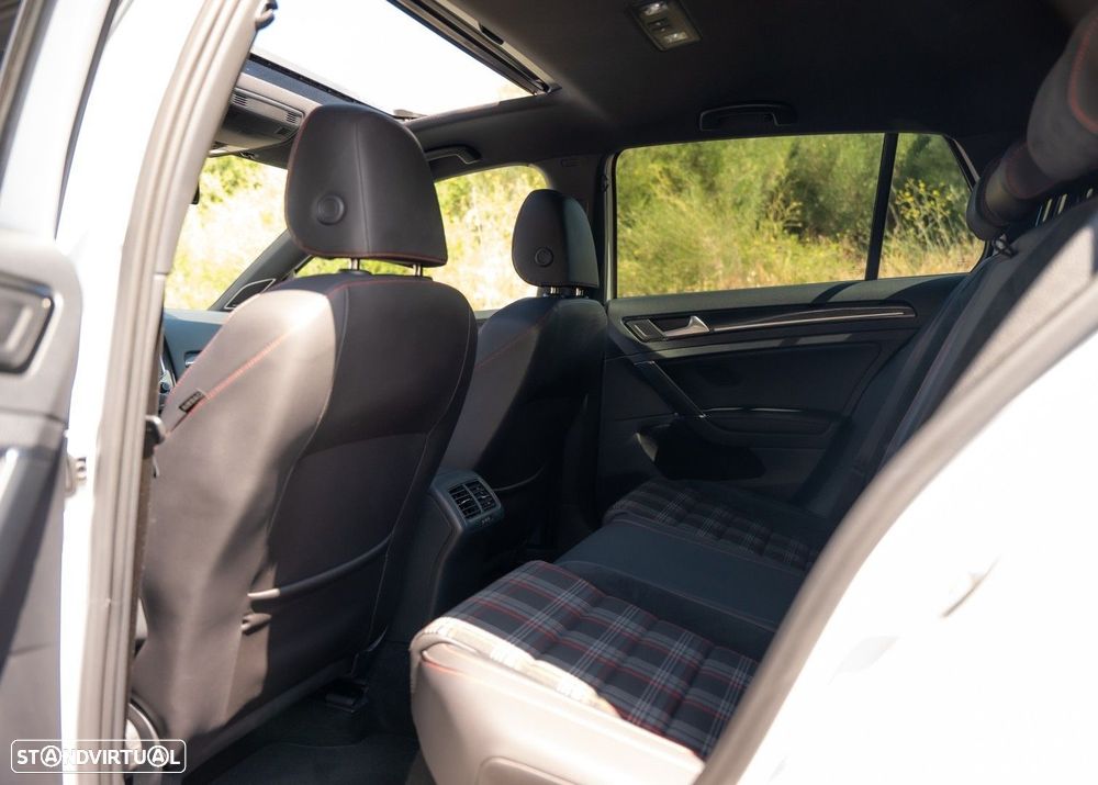VW Golf 2.0 TSi GTi DSG Performance - 9