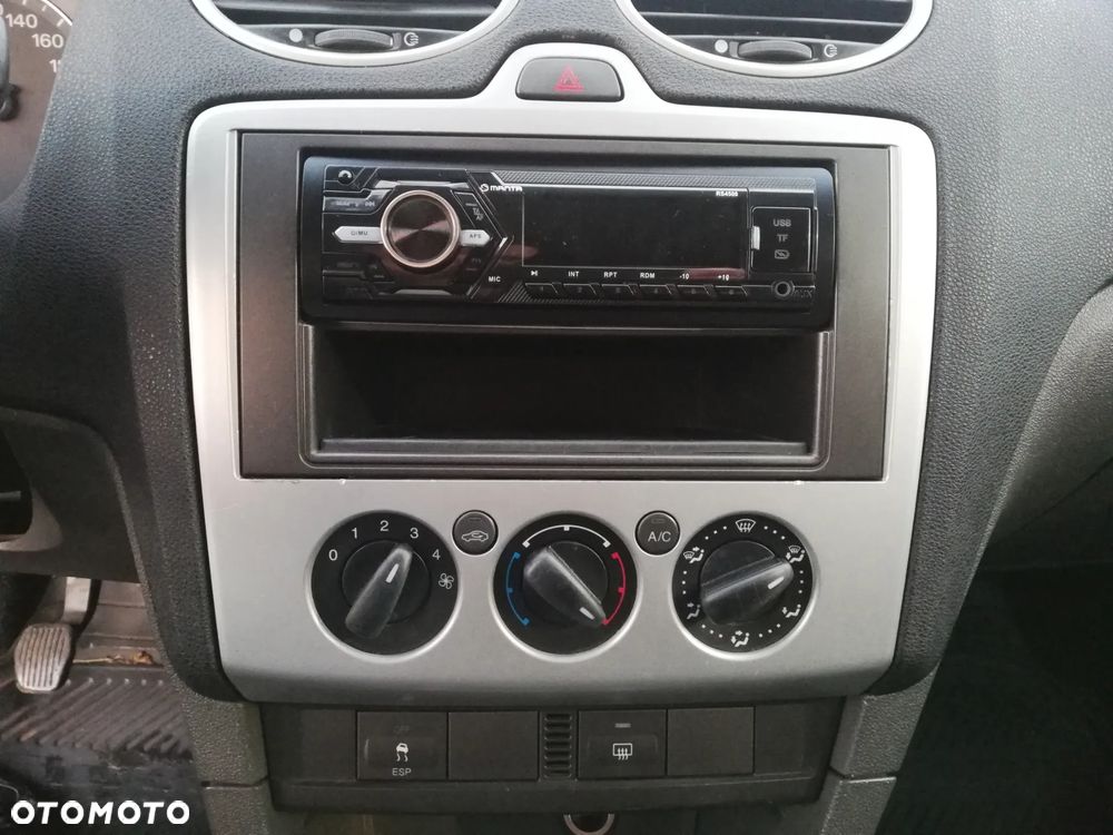 Ford Focus 1.6 TDCi DPF Ghia - 12