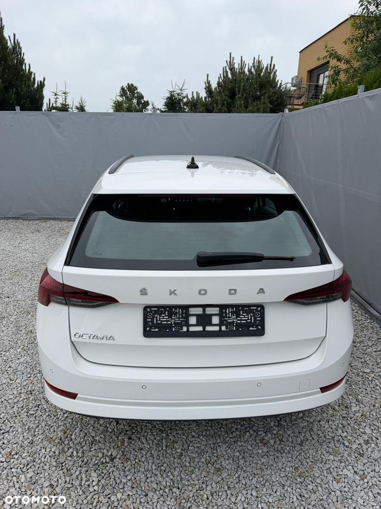 Skoda Octavia 2.0 TDI DSG Edition - 10