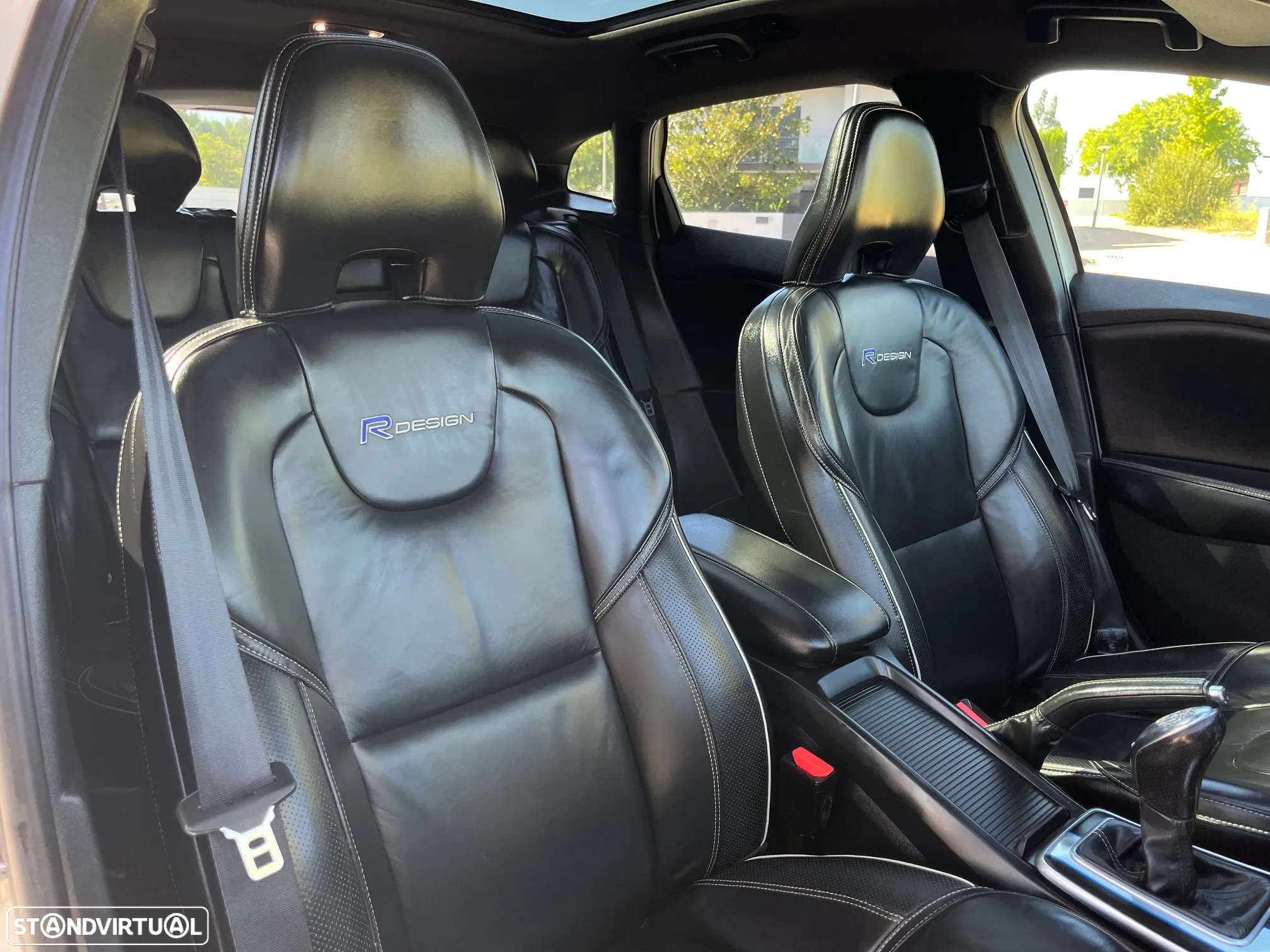 Volvo V40 1.6 D2 R-Design Summum - 9