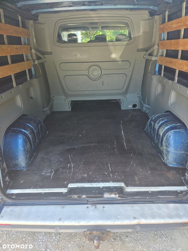 Renault Trafic - 15