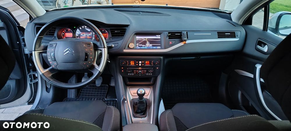 Citroën C5 HDi 110 FAP Confort - 16