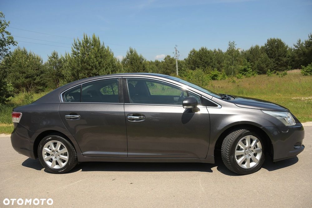Toyota Avensis 1.8 Executive - 4