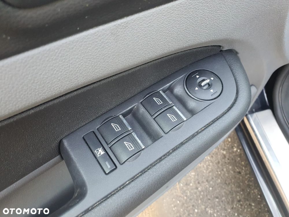 Ford Focus 1.8 Style - 33