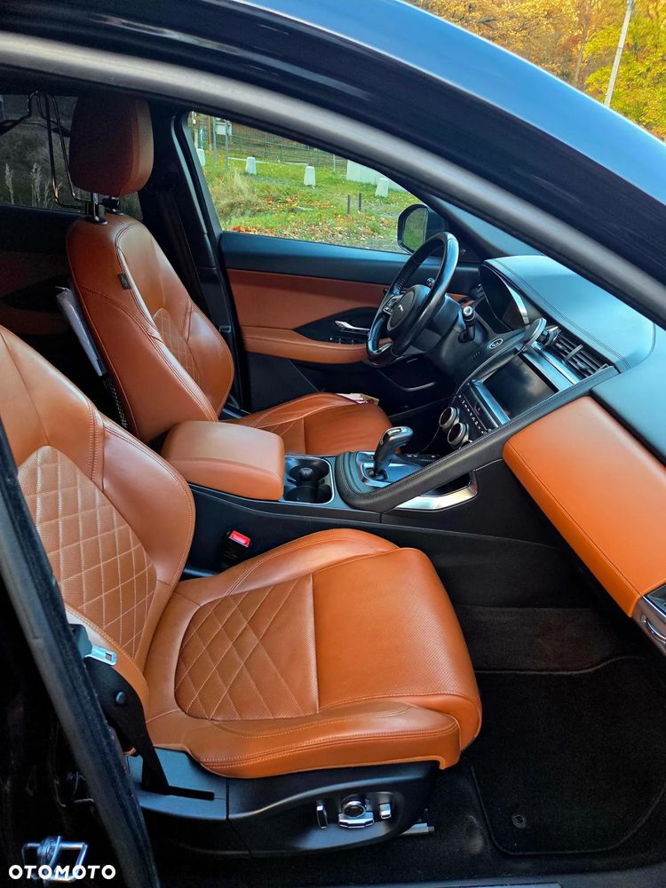 Jaguar E-Pace 2.0 i4P AWD HSE - 13