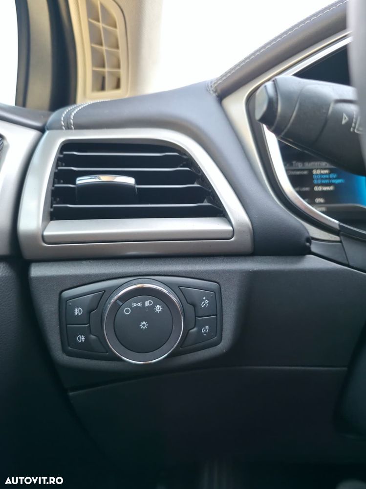 Ford Mondeo - 12