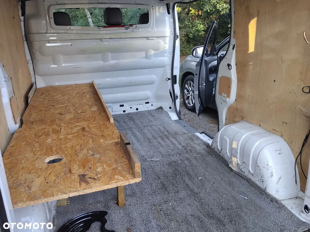 Opel Vivaro - 14