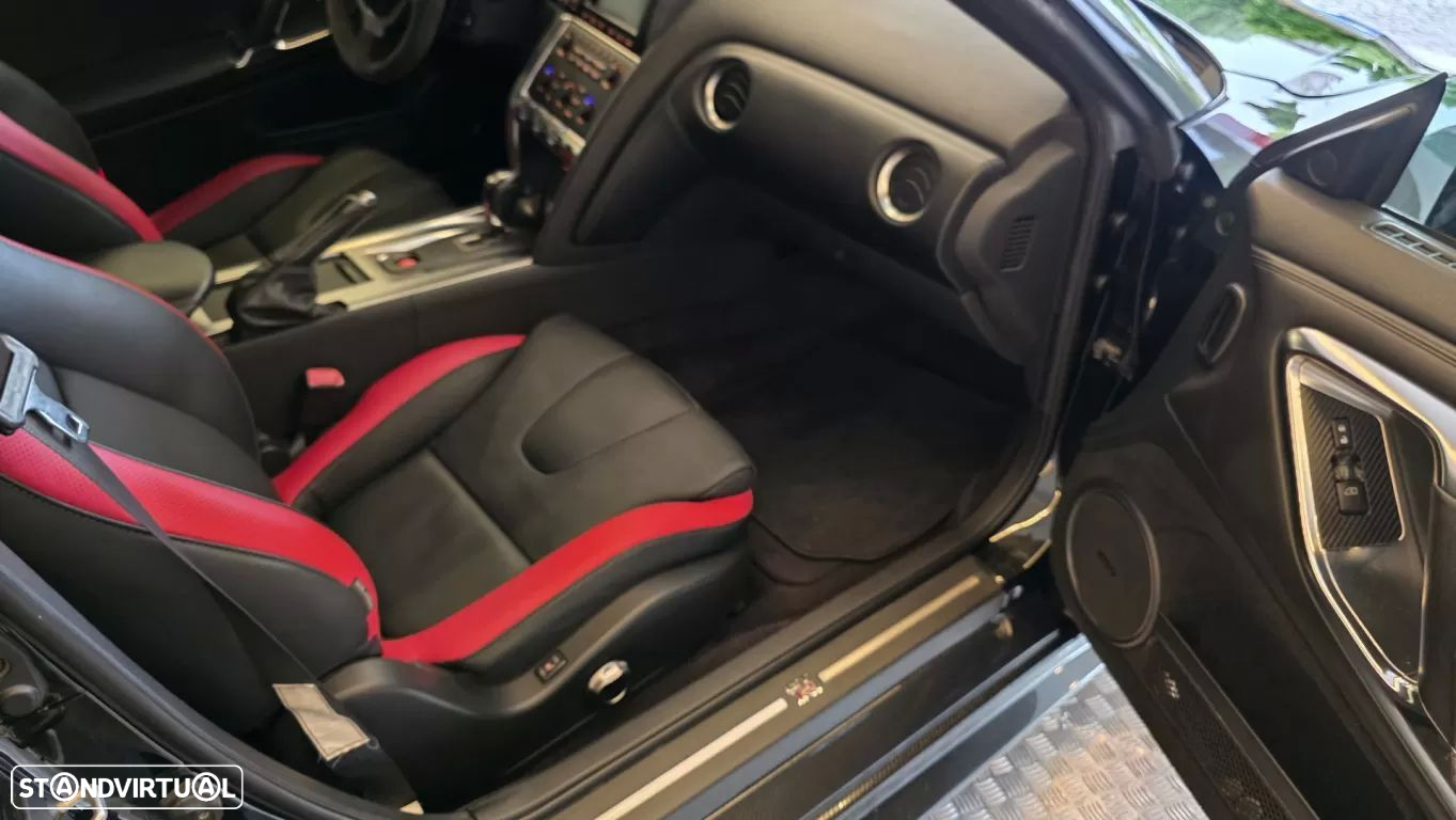 Nissan GT-R - 40