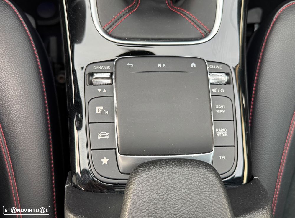 Mercedes-Benz A 180 d AMG Line - 40