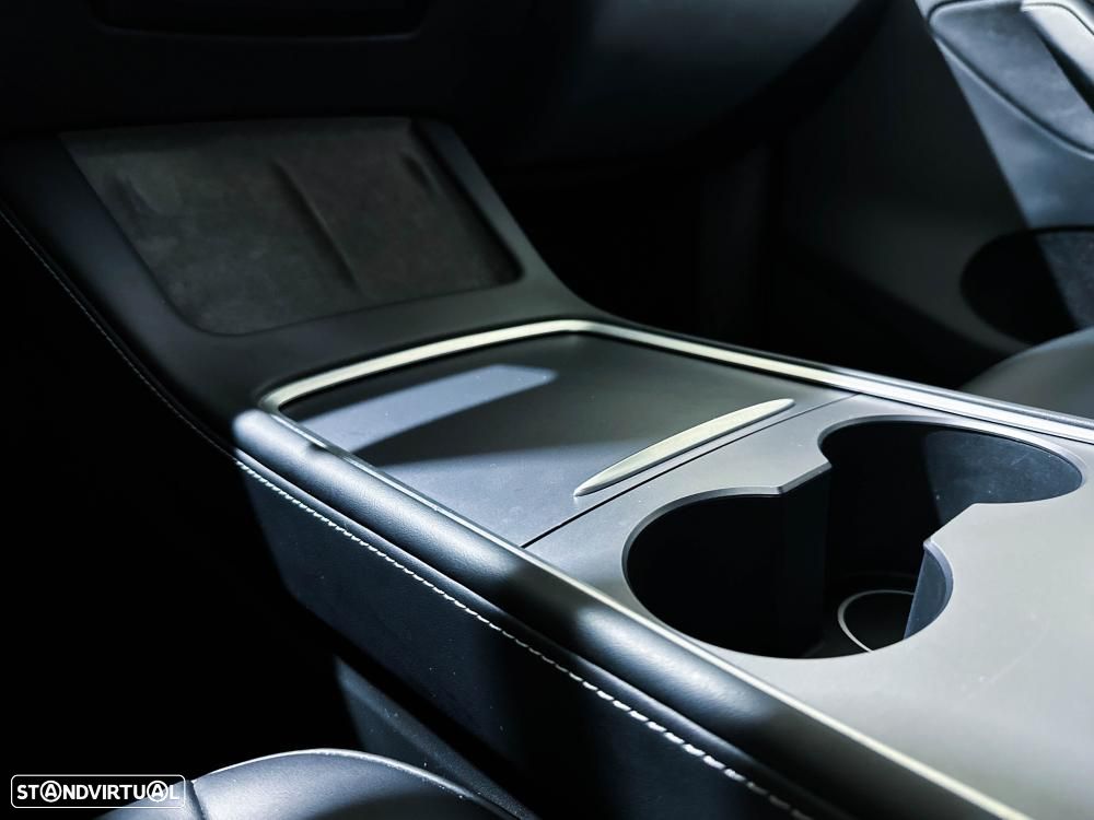 Tesla Model Y Long Range Dual Motor AWD - 49