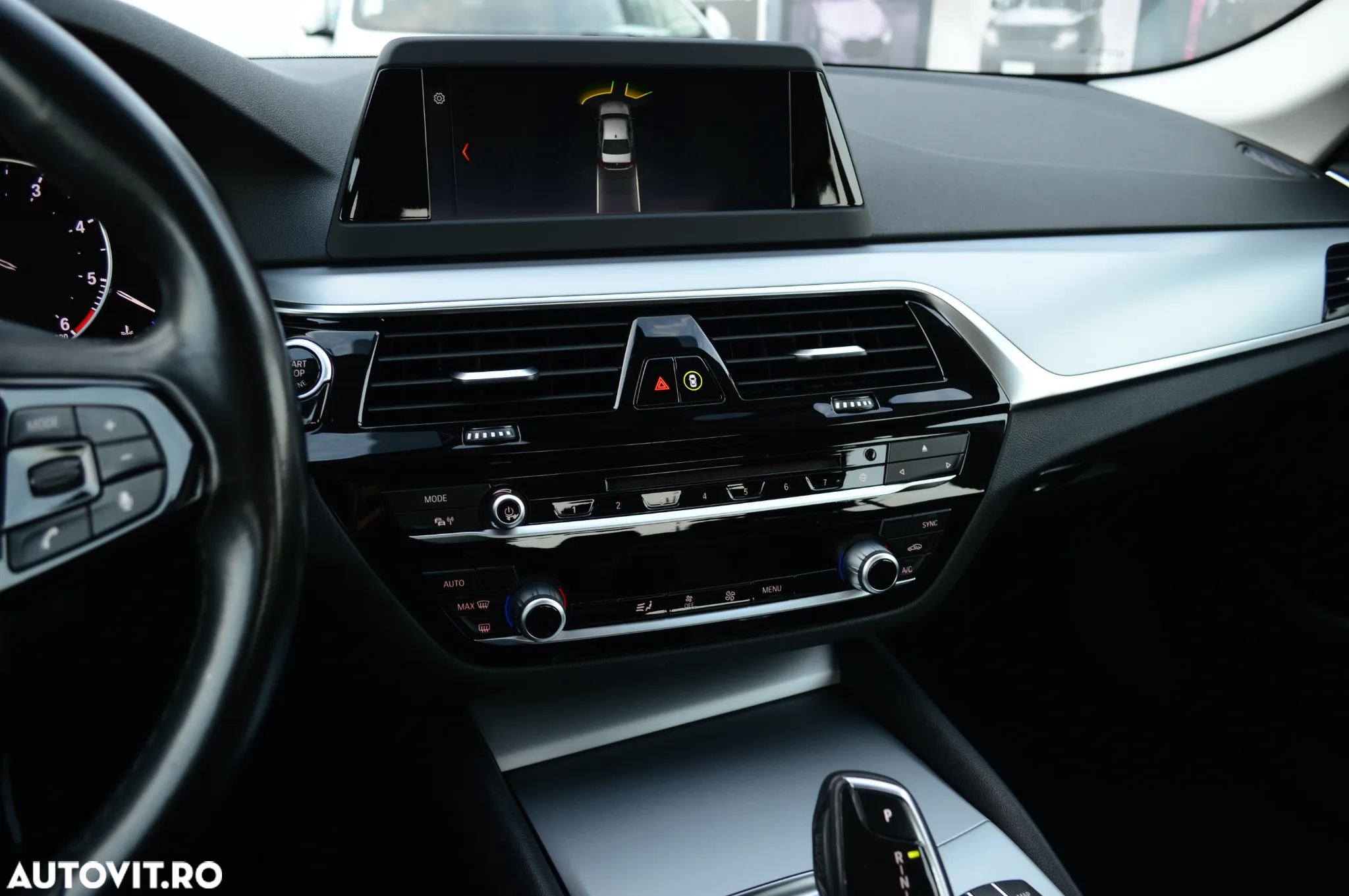 BMW Seria 5 520d xDrive Aut. - 34