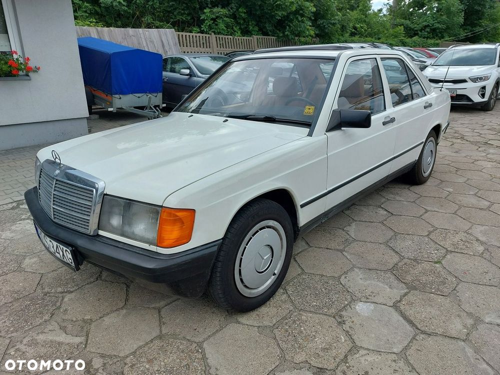Mercedes-Benz W201 (190) - 4
