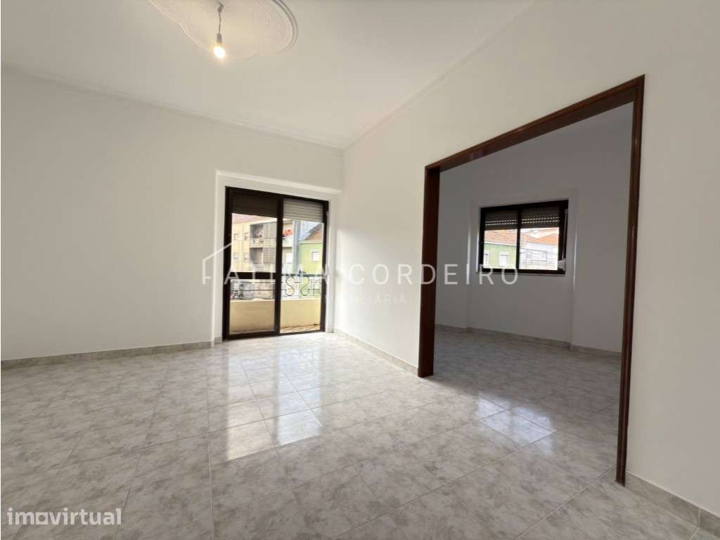 T2 totalmente remodelado no coração da Cova da Piedade - Grande imagem: 4/18