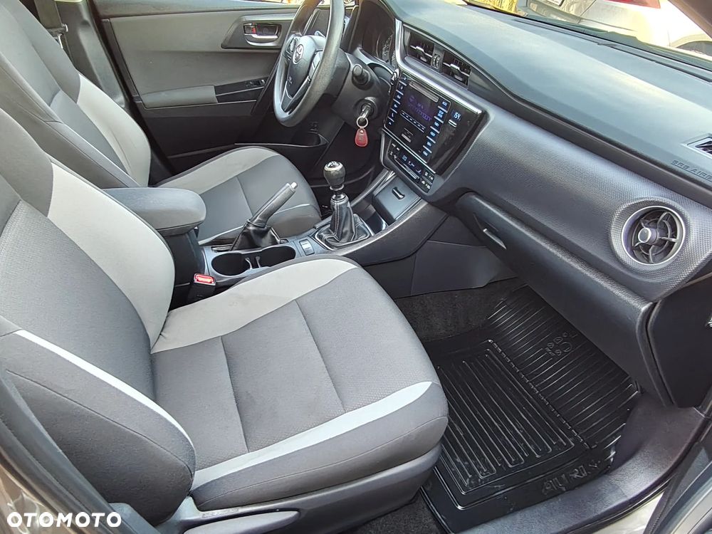 Toyota Auris 1.6 Classic Plus - 31