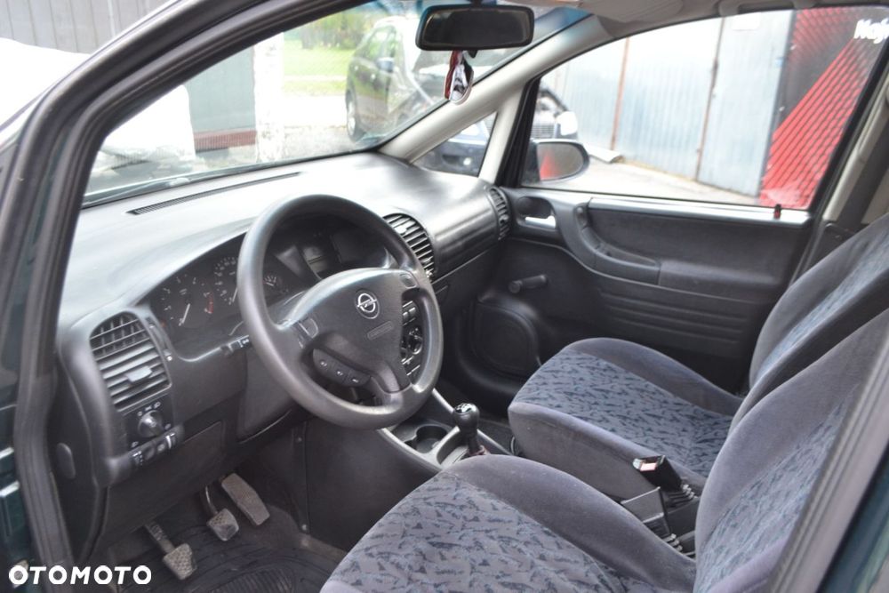 Opel Zafira - 11