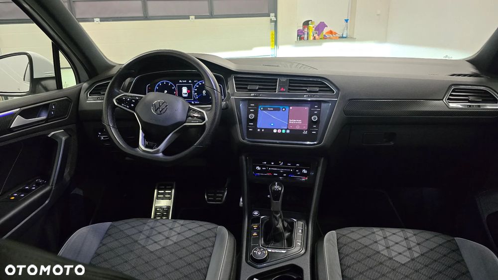 Volkswagen Tiguan - 16