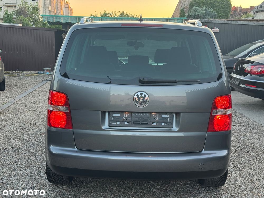 Volkswagen Touran 1.6 FSI Goal - 8