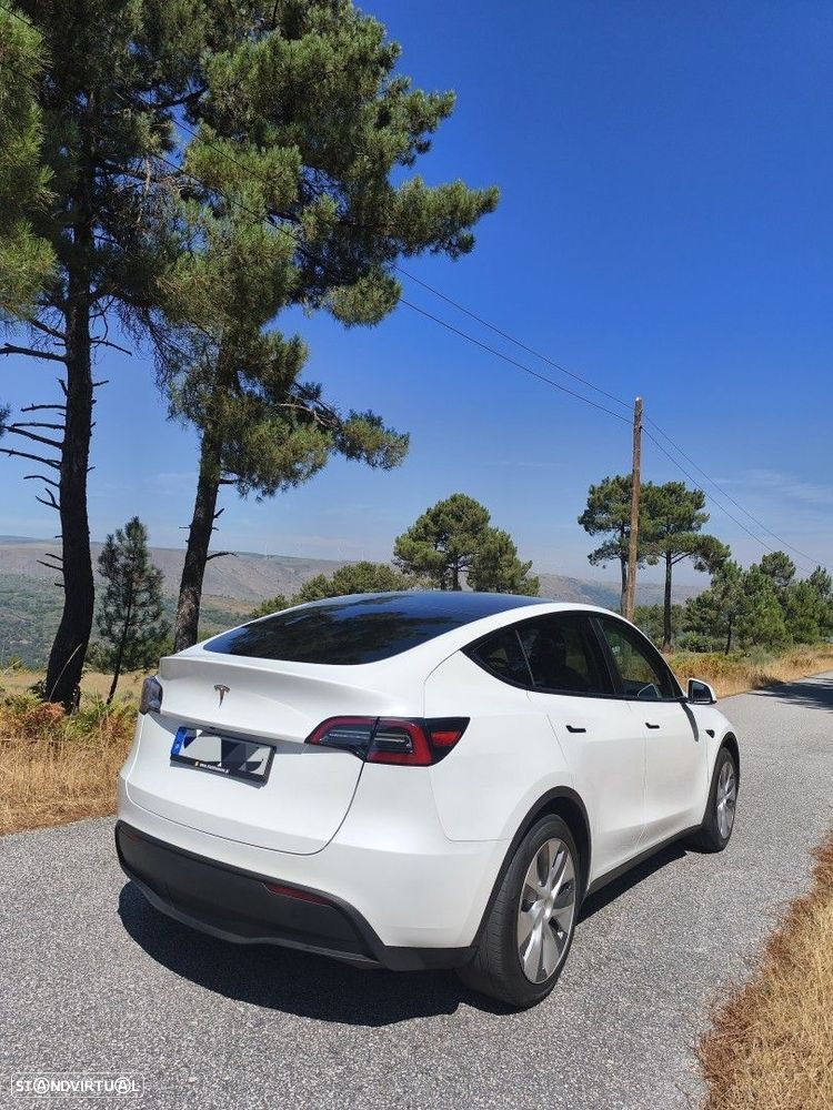 Tesla Model Y — fotografia 6