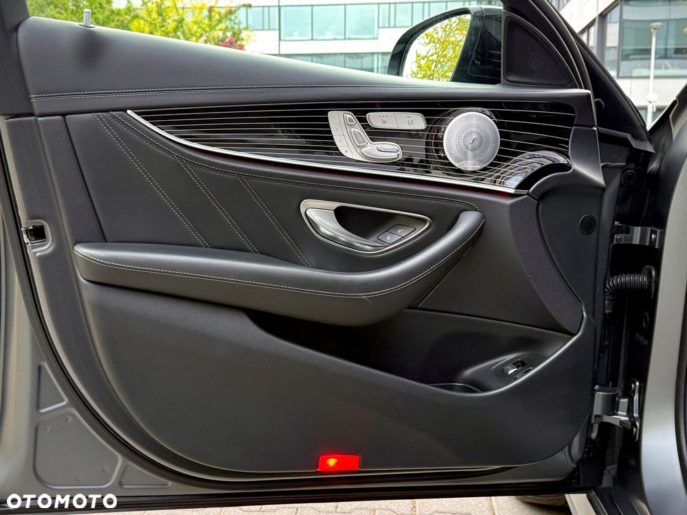 Mercedes-Benz Klasa E - 21