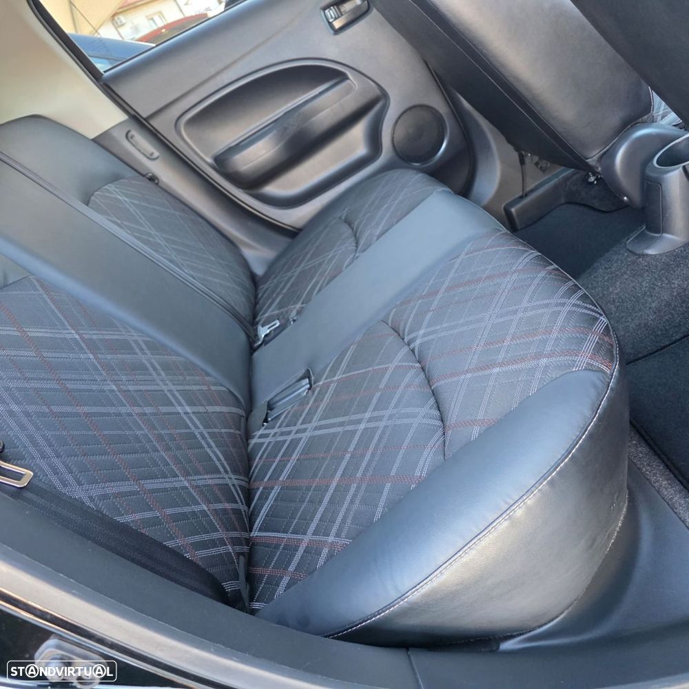 Mitsubishi Space Star 1.2 Intense CVT - 30