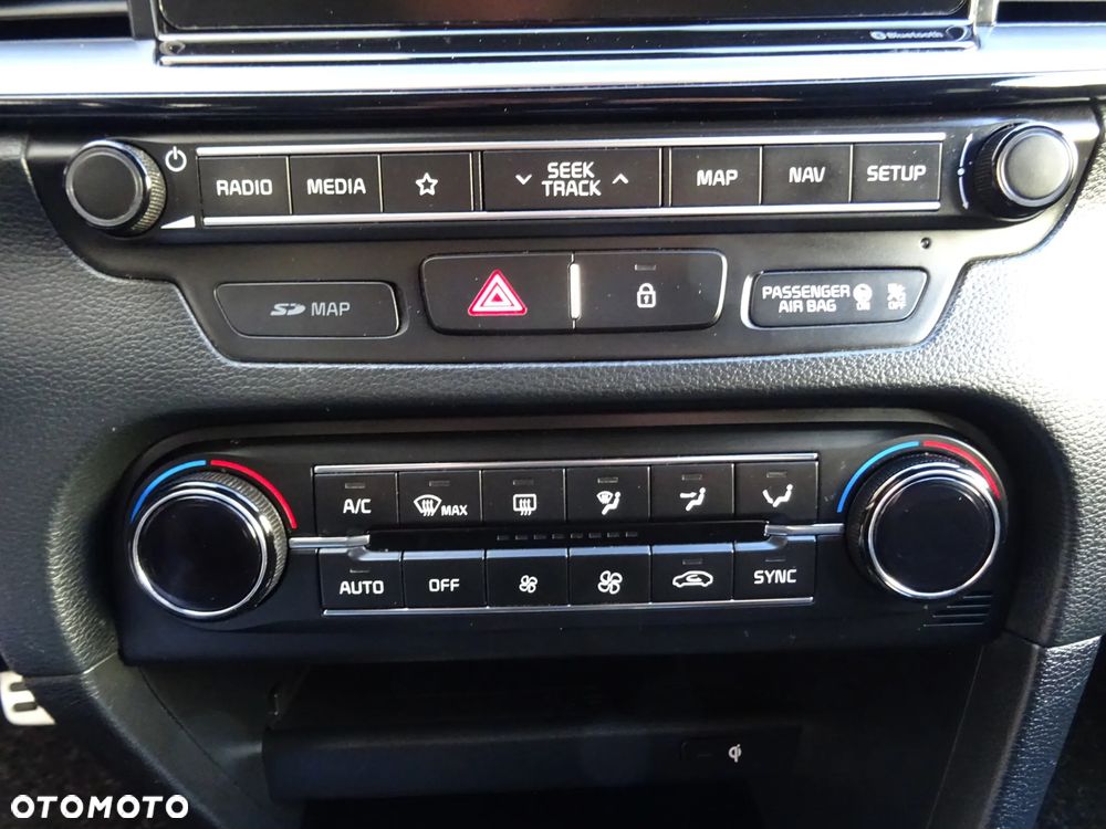 Kia Ceed 1.4 T-GDI DCT OPF Platinum Edition - 18