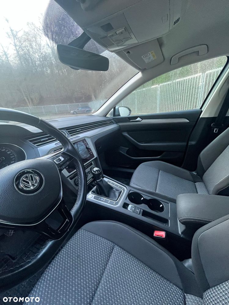 Volkswagen Passat 1.6 TDI BMT Trendline - 8