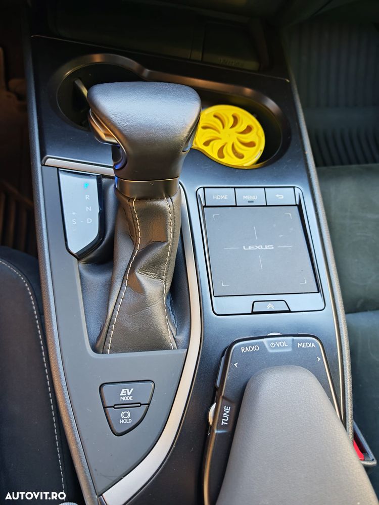 Lexus UX 250h Business Edition - 16