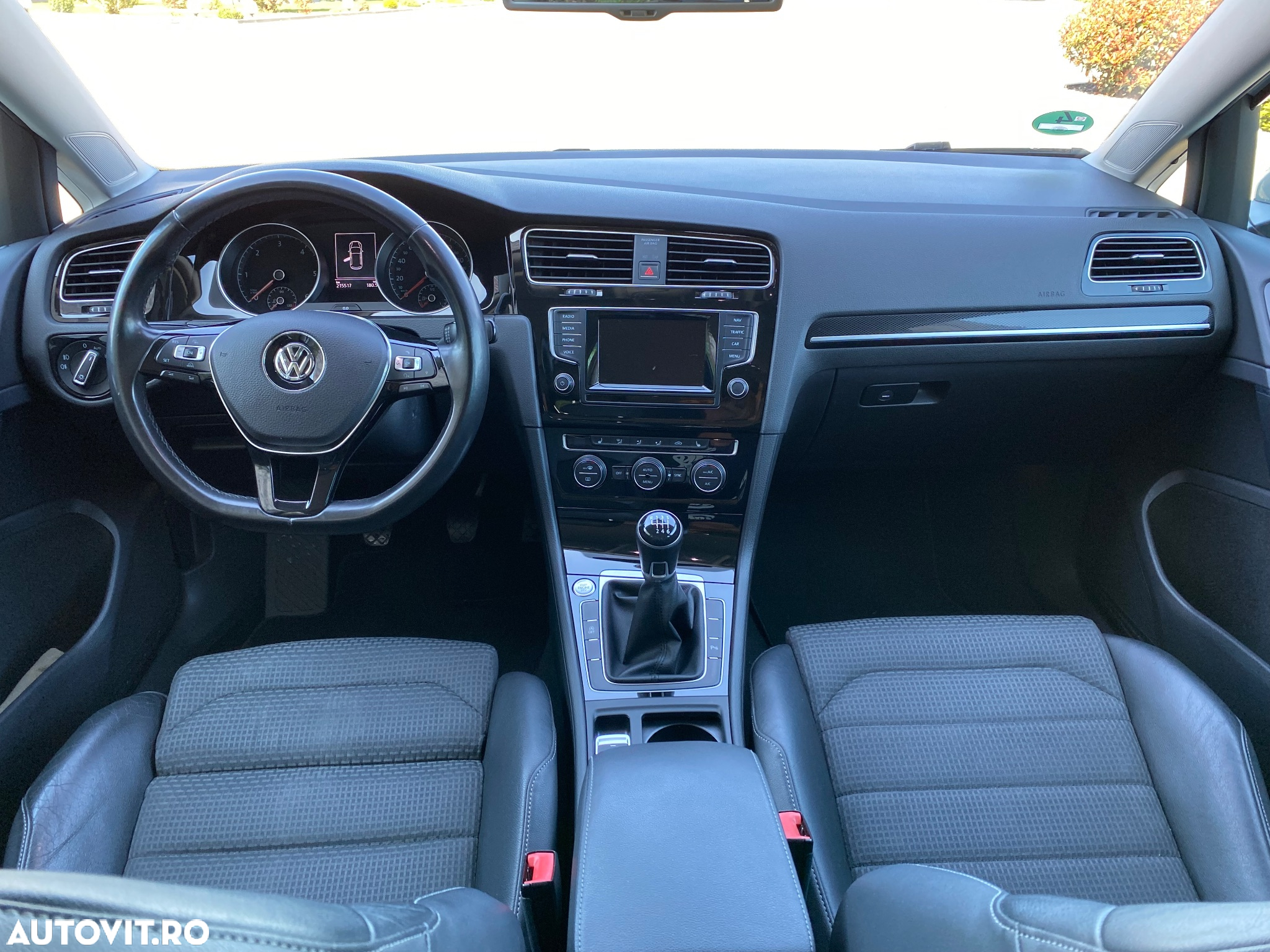 Volkswagen Golf 2.0 TDI Highline - 8