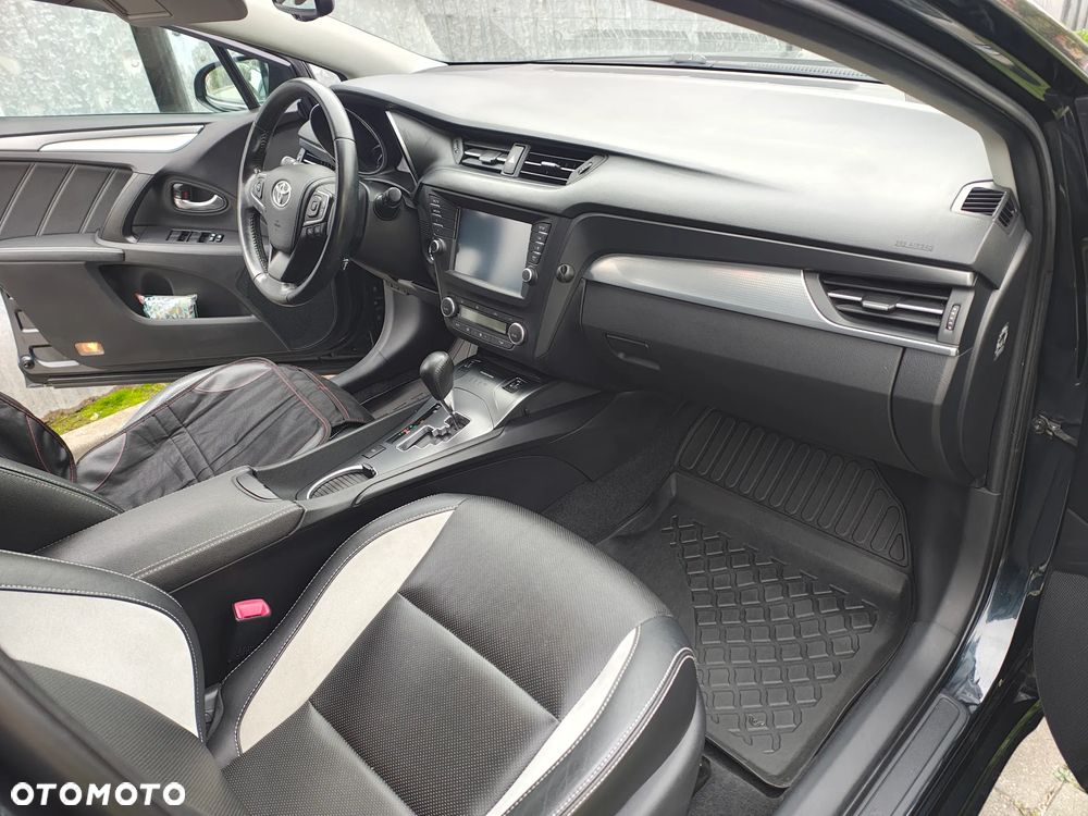 Toyota Avensis 2.0 Premium MS - 9