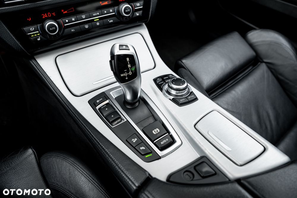BMW Seria 5 535d xDrive Sport-Aut - 33