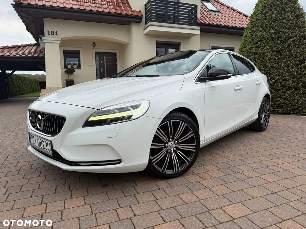 Volvo V40 D2 Inscription - 1
