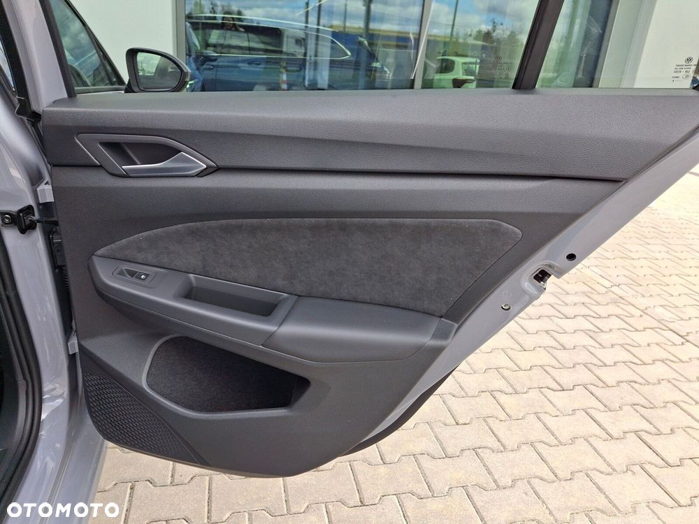 Volkswagen Golf - 18