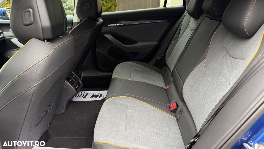 Skoda Superb Combi 2.0 TDI DSG Style - 12