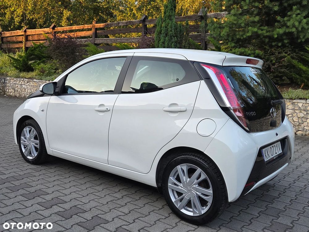 Toyota Aygo x-play touch - 5