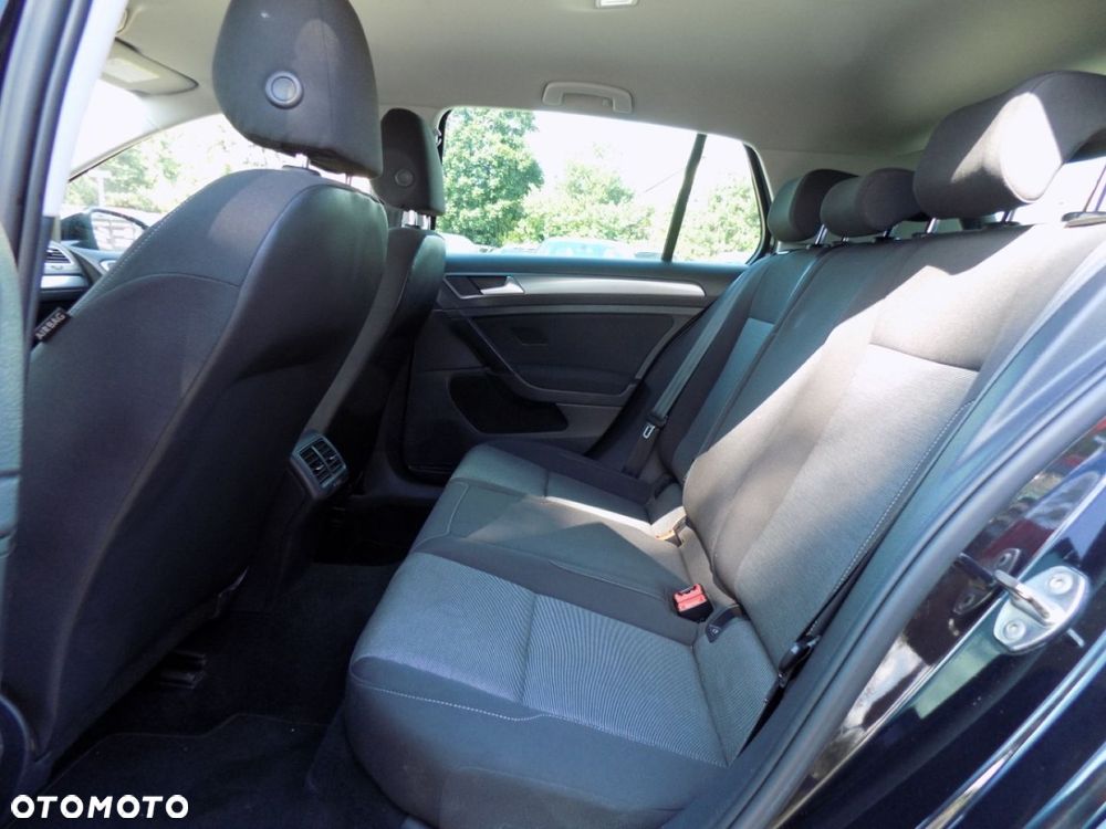Volkswagen Golf - 8