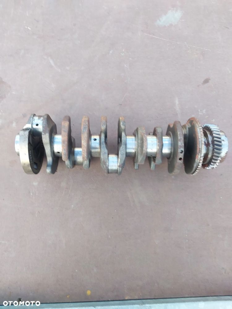 Wał korbowy vw t5 tuareg  uszkodzony - 2