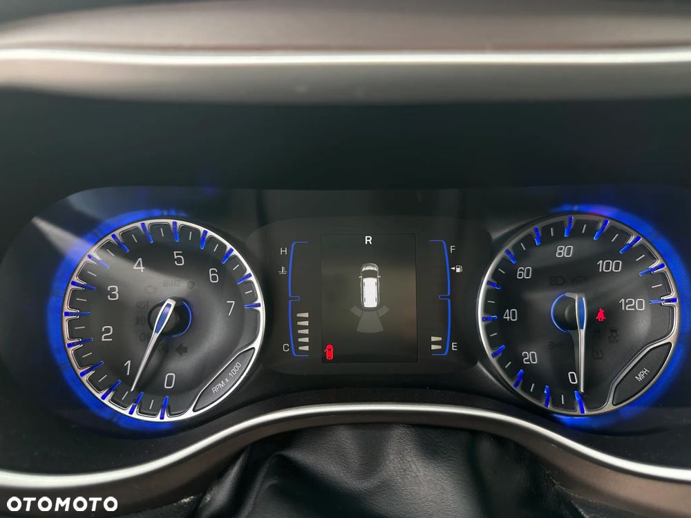 Chrysler Pacifica - 19