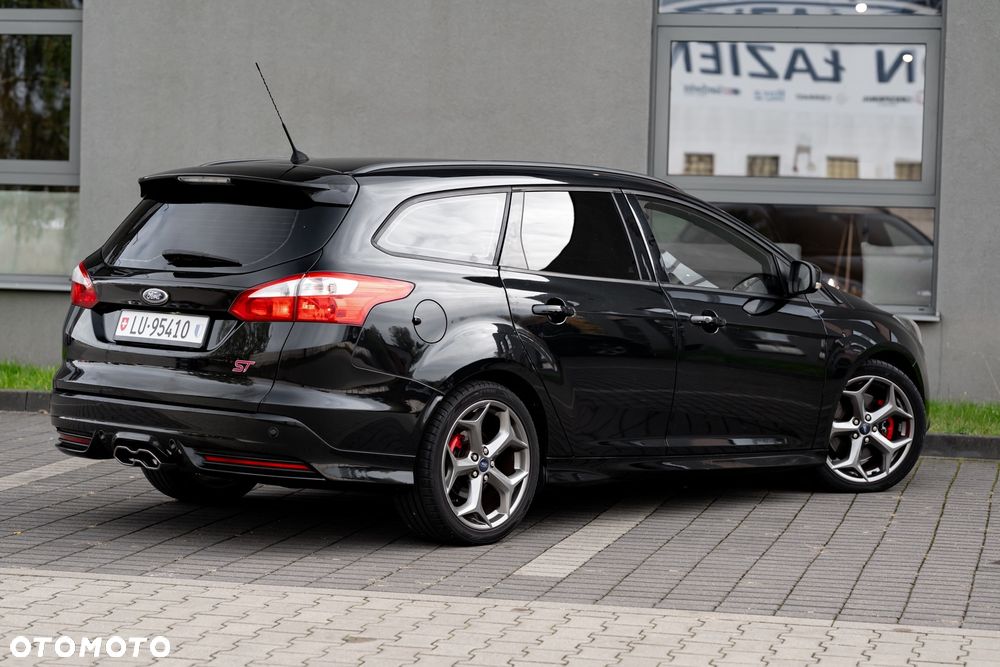 Ford Focus 2.0 EcoBoost ST - 11
