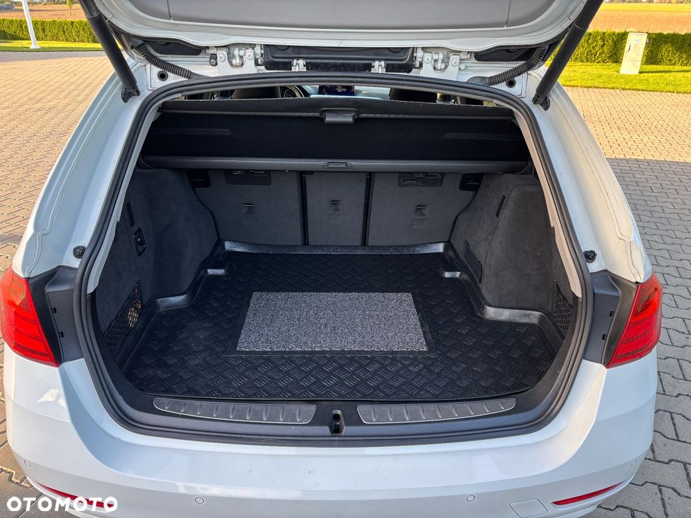 BMW Seria 3 318d Sport Line - 20